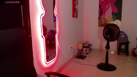 nicolas online show from 17, 1, 2025