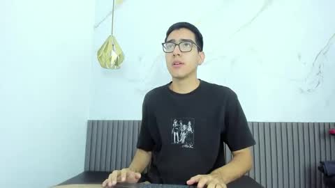 nicolasfine online show from 12, 1, 2026