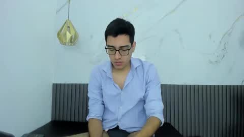 nicolasfine online show from 15, 1, 2026