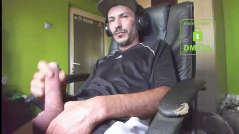 L. Nicolas online show from 20, 9, 2025