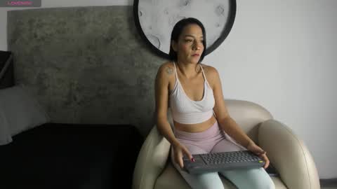 Nicole online show from 21, 11, 2025