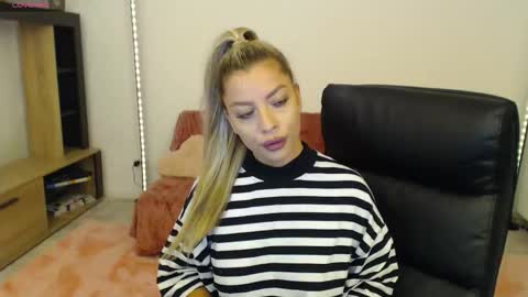 Snapshot of nicole___19 chatting on 27, 9, 2025 Nico online show from 27, 9, 2025