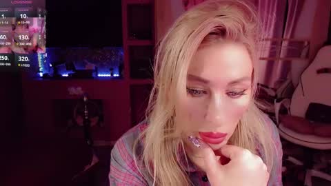 Nicole online show from 28, 9, 2025