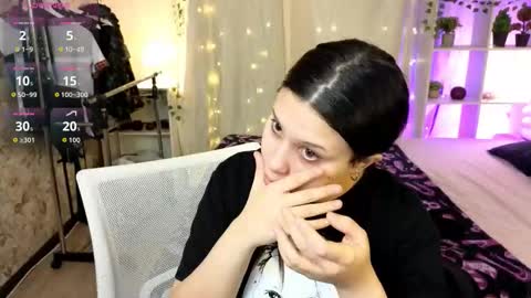 Snapshot of nicole_parshikova chatting on 8, 11, 2025 My name is Nicole. I m completely new here online show from 8, 11, 2025