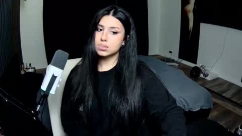 Snapshot of nicole_parshikova chatting on 1, 3, 2026 My name is Nicole. I m completely new here online show from 1, 3, 2026