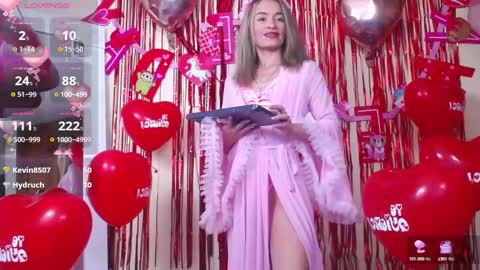 Nicole Santana online show from 15, 2, 2025