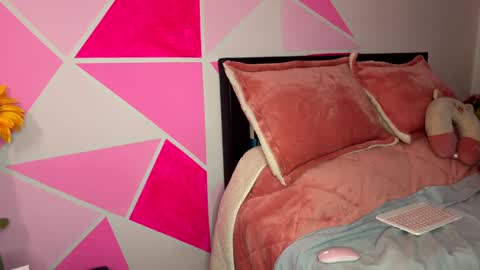 Nicole online show from 29, 9, 2025