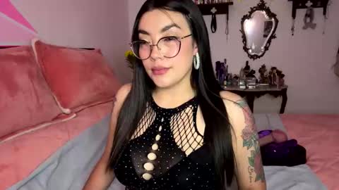 Nicole online show from 30, 9, 2025