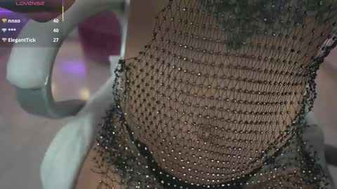 Nicole Crawft online show from 8, 10, 2025