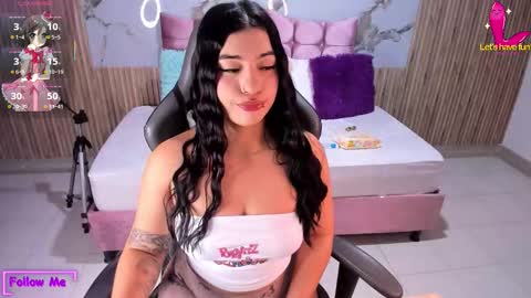 nicolee19_ online show from 16, 11, 2025