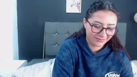 nicolee_8 online show from 27, 9, 2025