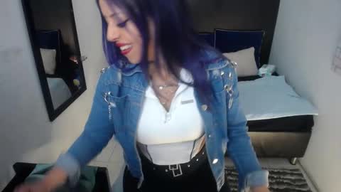 nicolee millerr online show from 16, 9, 2025