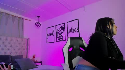 nicolee millerr online show from 9, 6, 2026