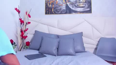 nicolemadrird online show from 12, 3, 2025