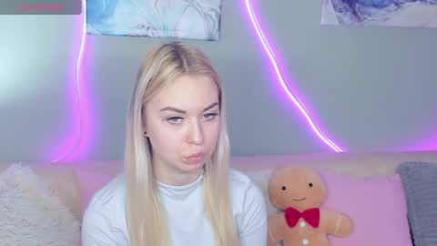 NicoleStunning online show from 5, 5, 2026