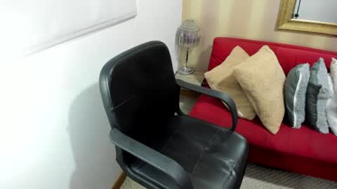 Nicolettcolin  online show from 4, 7, 2026