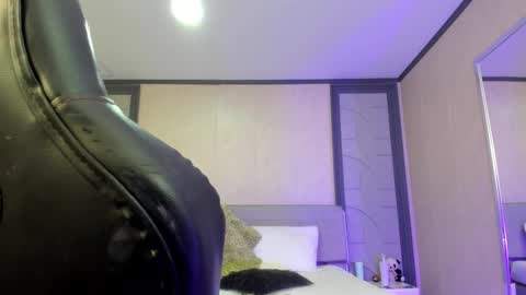 Call me Nicolette online show from 11, 11, 2025