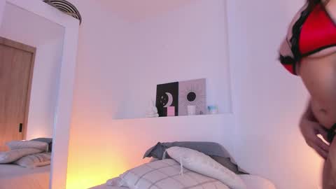 Nicole online show from 25, 3, 2026