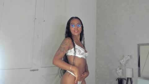 Snapshot of nicoll_ruiz_ chatting on 22, 5, 2026 Nicol online show from 22, 5, 2026
