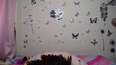 nicolle_sky online show from 5, 12, 2025