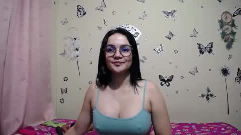 Snapshot of nicolle_sky chatting on 4, 2, 2026 nicolle_sky online show from 4, 2, 2026