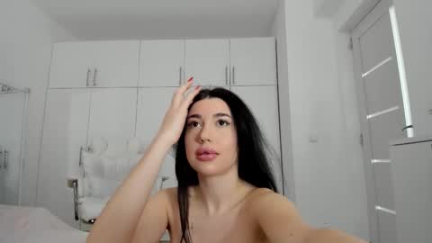 Nicolle online show from 2, 3, 2026