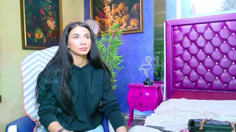 Nicolle online show from 30, 9, 2025