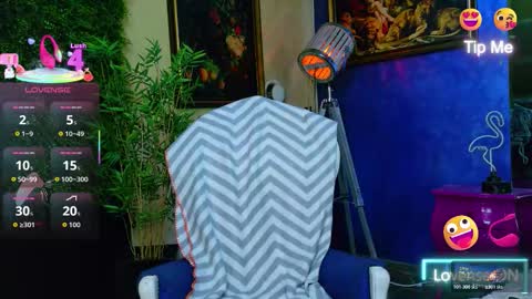 Nicolle online show from 5, 11, 2025