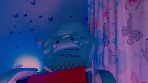 Nicolle Miley online show from 3, 4, 2026