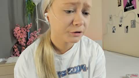 Hannah help me get 50 thumbs up online show from 15, 7, 2026