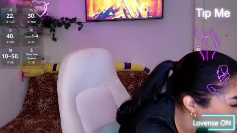 Nicolle Bustamante online show from 24, 3, 2026