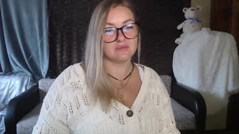 Nika online show from 19, 9, 2025