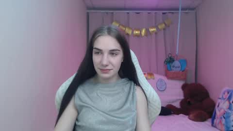 nikastarkk online show from 13, 4, 2026