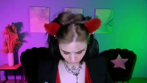 nikki_kiss_ online show from 27, 4, 2026