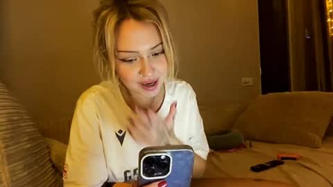 nicolette online show from 24, 12, 2024