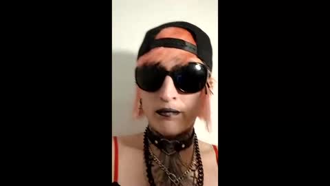 nikkimeows online show from 12, 4, 2026