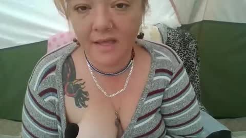 nikkinastyslut online show from 8, 5, 2026
