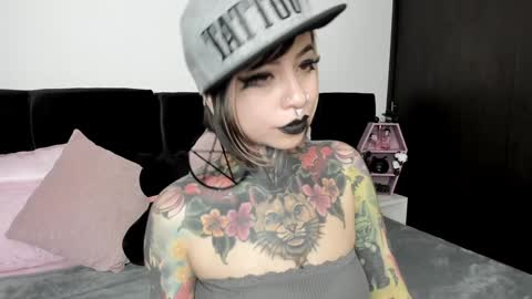 Nikki Ramone   online show from 10, 1, 2025