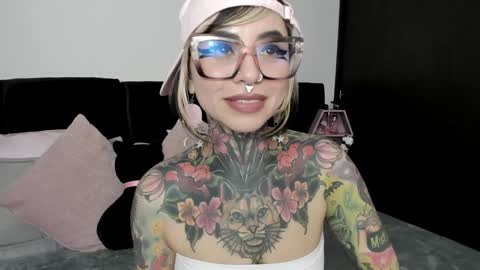 Nikki Ramone   online show from 14, 1, 2025