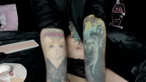 Nikki Ramone   online show from 15, 2, 2025