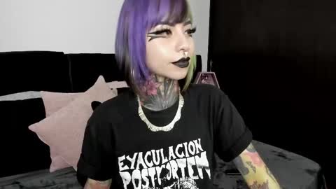 Nikki Ramone   online show from 28, 2, 2025