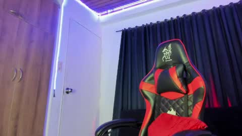 Snapshot of nikky_evans_ chatting on 23, 4, 2026 online show from 23, 4, 2026