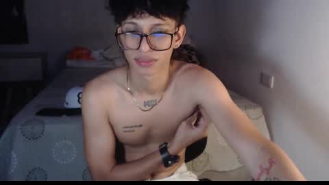 Snapshot of niklaus_wolf chatting on 21, 9, 2025 niklaus_wolf online show from 21, 9, 2025