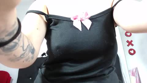 Snapshot of nikol_winick chatting on 4, 3, 2025 nikol_winick online show from 4, 3, 2025