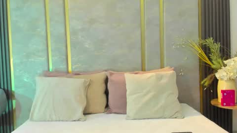 Niko Stone online show from 4, 10, 2025