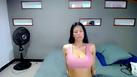 Snapshot of nila_kaia chatting on 23, 1, 2025 nila online show from 23, 1, 2025