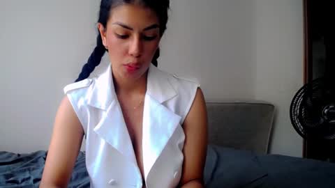 Snapshot of nila_kaia chatting on 21, 2, 2025 nila online show from 21, 2, 2025