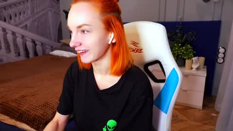 Snapshot of nillie_kelly chatting on 1, 2, 2025 Nillie online show from 1, 2, 2025