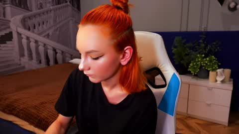 Snapshot of nillie_kelly chatting on 2, 2, 2025 Nillie online show from 2, 2, 2025