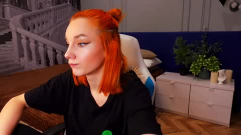 Snapshot of nillie_kelly chatting on 2, 2, 2025 Nillie online show from 2, 2, 2025